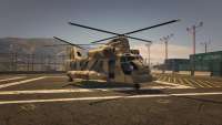 В GTA 5 вертолёт Cargobob стоит на военной базе В GTA 5 вертолёт Cargobob стоит на военной базе