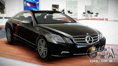 Mercedes-Benz E500 QD S8 para GTA 4