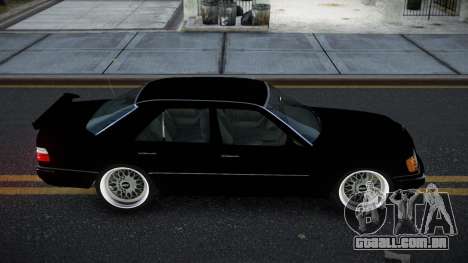 Mercedes-Benz E500 KNC para GTA 4