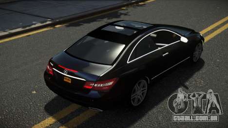 Mercedes-Benz E500 Lozvey para GTA 4