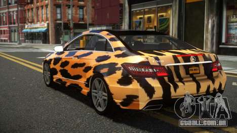 Mercedes-Benz E500 Lozvey S4 para GTA 4