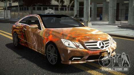 Mercedes-Benz E500 Lozvey S14 para GTA 4