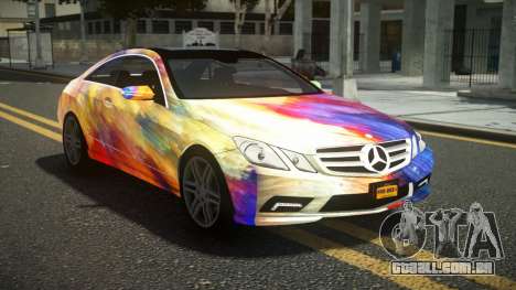 Mercedes-Benz E500 Lozvey S5 para GTA 4