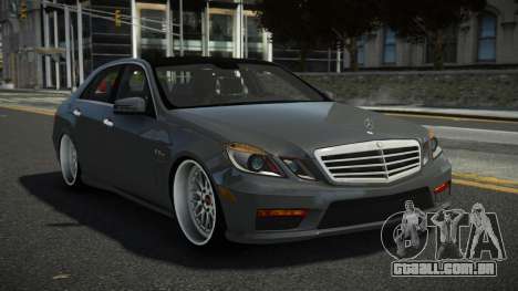 Mercedes-Benz E63 AMG ECK para GTA 4