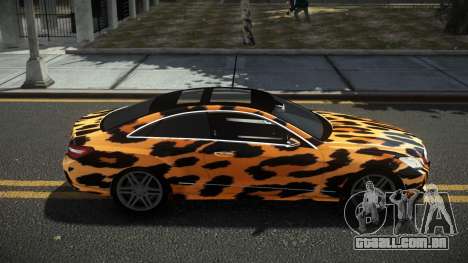 Mercedes-Benz E500 Lozvey S4 para GTA 4