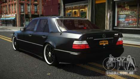 Mercedes-Benz E500 JD para GTA 4