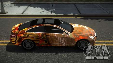 Mercedes-Benz E500 Lozvey S14 para GTA 4