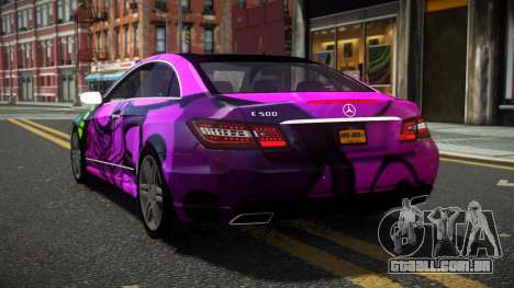 Mercedes-Benz E500 Lozvey S1 para GTA 4