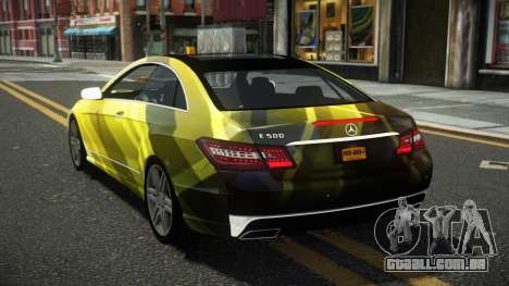 Mercedes-Benz E500 Lozvey S13 para GTA 4