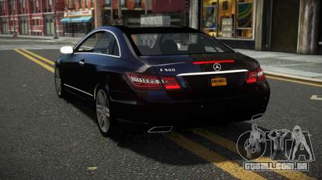 Mercedes-Benz E500 Lozvey para GTA 4