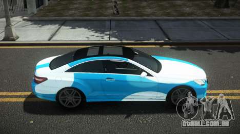 Mercedes-Benz E500 Lozvey S10 para GTA 4