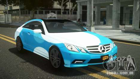 Mercedes-Benz E500 Lozvey S10 para GTA 4