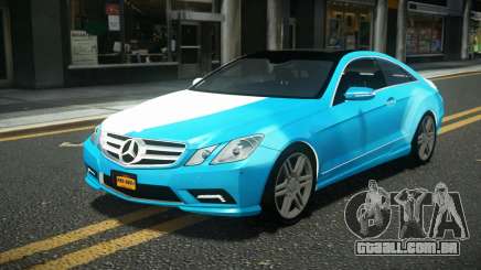 Mercedes-Benz E500 Lozvey S10 para GTA 4