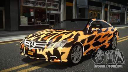 Mercedes-Benz E500 Lozvey S4 para GTA 4