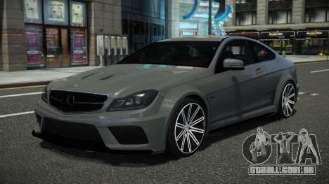 Mercedes-Benz C63 AMG Goley para GTA 4