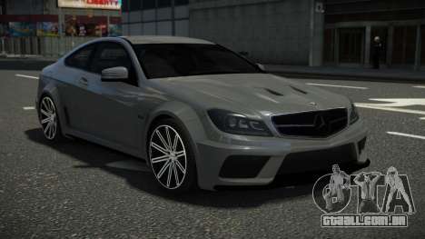 Mercedes-Benz C63 AMG Goley para GTA 4