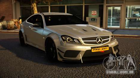 Mercedes-Benz C63 AMG Batruniyo para GTA 4