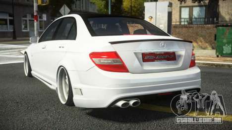 Mercedes-Benz C63 AMG Ehola para GTA 4