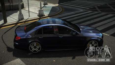 Mercedes-Benz E63 AMG Faruby para GTA 4