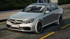 Mercedes-Benz E63 S Winter para GTA San Andreas