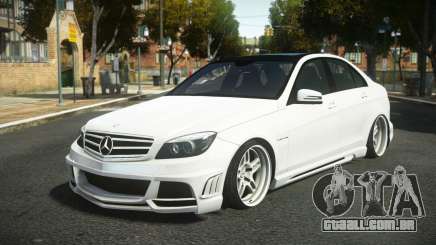 Mercedes-Benz C63 AMG Ehola para GTA 4