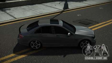 Mercedes-Benz C63 AMG Dilosha para GTA 4