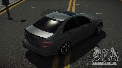 Mercedes-Benz C63 AMG Dilosha para GTA 4