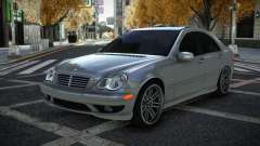 Mercedes-Benz C32 AMG Driko para GTA 4