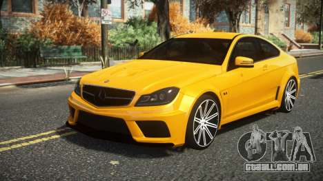 Mercedes-Benz C63 AMG Chuzaly para GTA 4