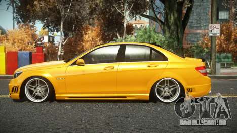 Mercedes-Benz C63 AMG Largu para GTA 4
