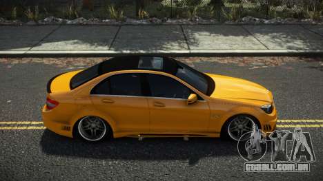 Mercedes-Benz C63 AMG Largu para GTA 4