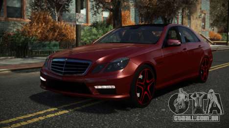 Mercedes-Benz E63 AMG Fuhez para GTA 4