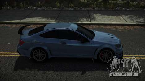 Mercedes-Benz C63 AMG Axury para GTA 4