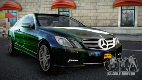 Mercedes-Benz E500 Ganexphia S11 para GTA 4