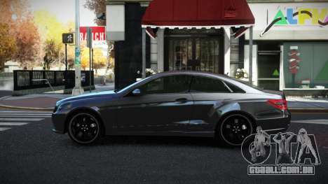 Mercedes-Benz E500 Renxa para GTA 4