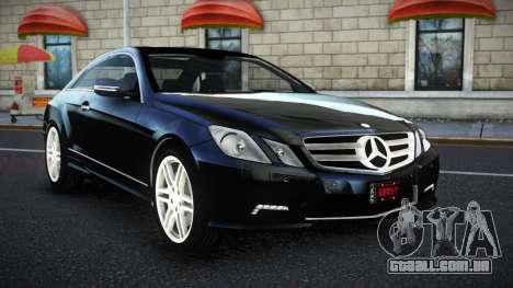Mercedes-Benz E500 Tazakiyu para GTA 4