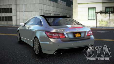 Mercedes-Benz E500 Ganexphia para GTA 4