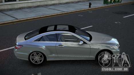 Mercedes-Benz E500 Ganexphia para GTA 4