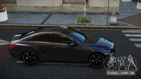 Mercedes-Benz E500 Renxa para GTA 4