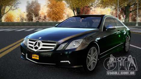 Mercedes-Benz E500 Ganexphia S11 para GTA 4