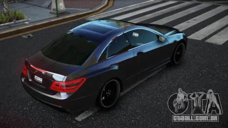 Mercedes-Benz E500 Renxa para GTA 4