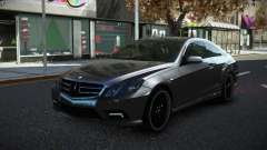 Mercedes-Benz E500 Renxa para GTA 4