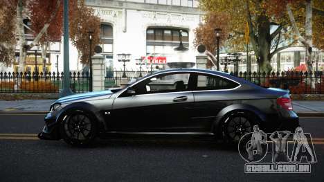 Mercedes-Benz C63 AMG Huoqe para GTA 4