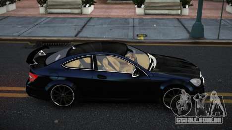 Mercedes-Benz C63 AMG Wecjoziw para GTA 4