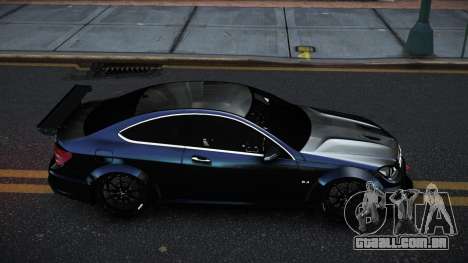 Mercedes-Benz C63 AMG Huoqe para GTA 4