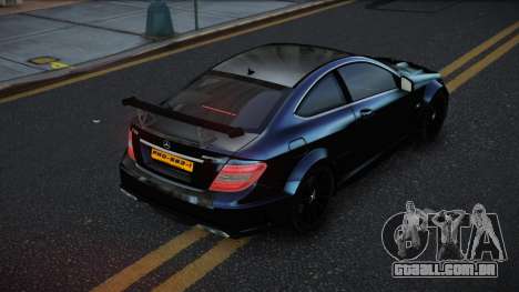 Mercedes-Benz C63 AMG Qosxaca para GTA 4