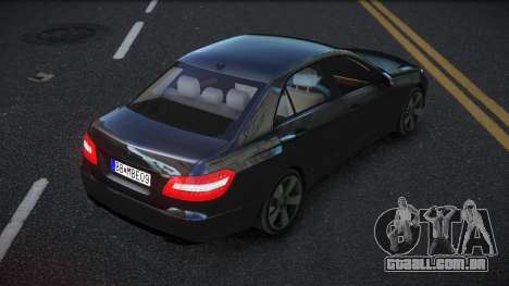 Mercedes-Benz E63 AMG Kipofil para GTA 4