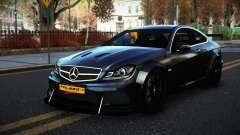 Mercedes-Benz C63 AMG Huoqe para GTA 4