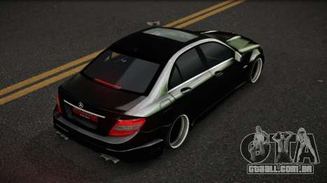 Mercedes-Benz C63 AMG Kecu para GTA 4