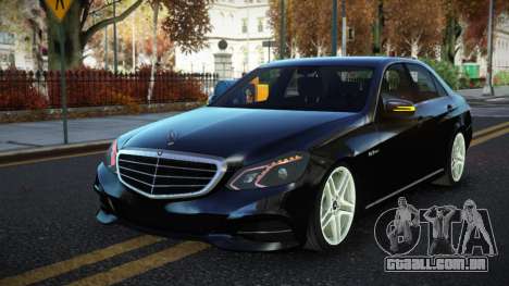 Mercedes-Benz E63 AMG Qanyid para GTA 4